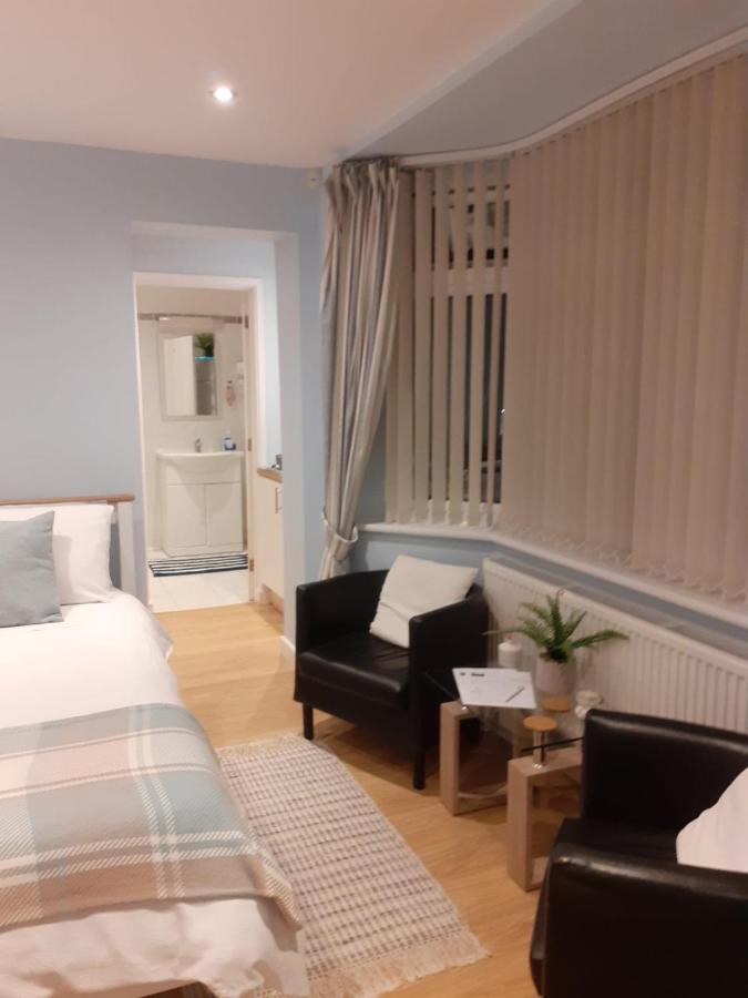 Coast 77 B&B Poole Exterior foto